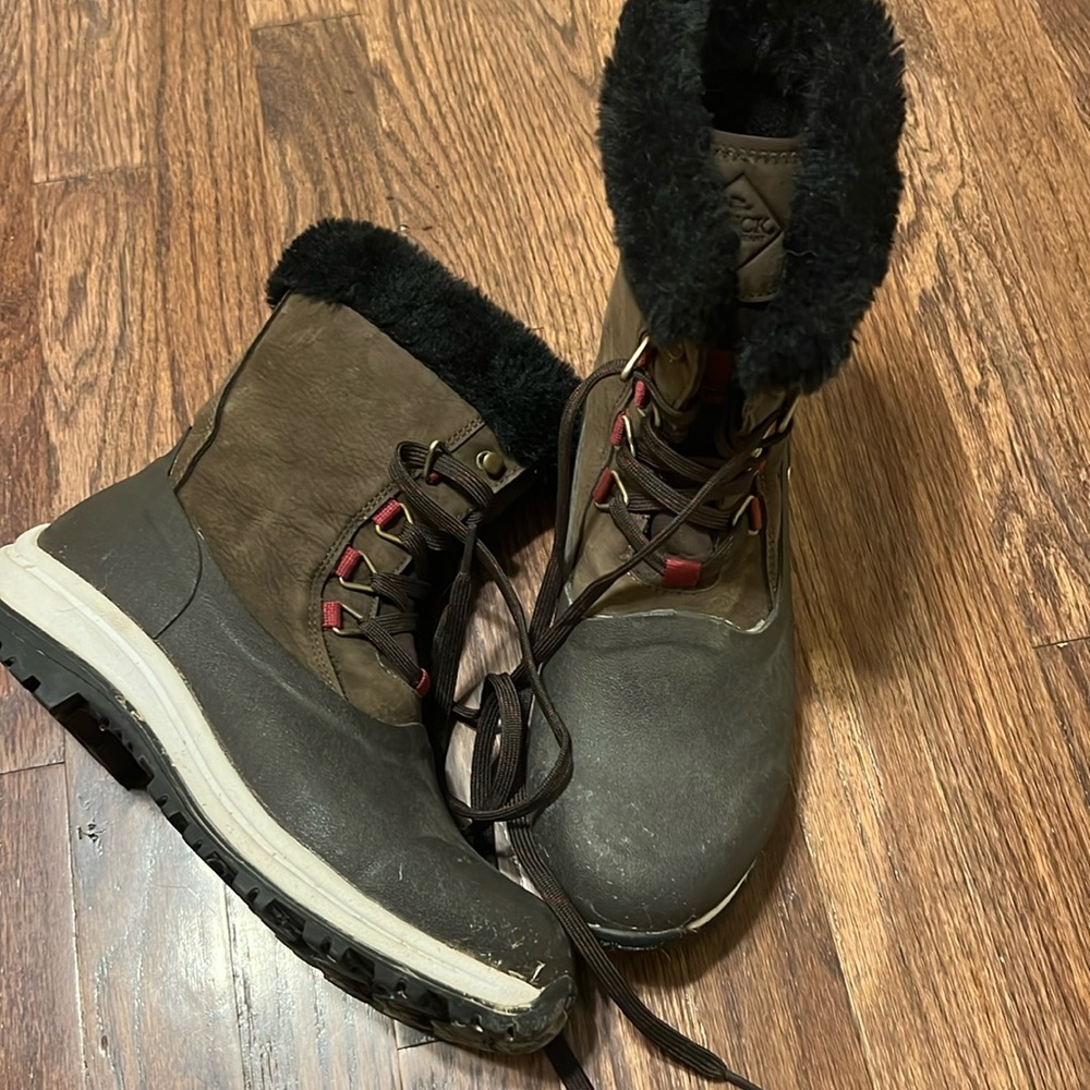 Women’s muck boots
